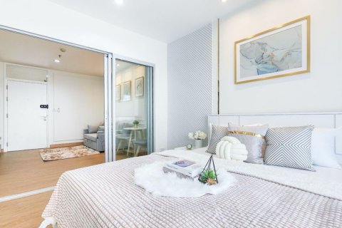 Condominio de 1 dormitorio en Phra Khanong, Bangkok, Tailandia № 206110 - foto 8