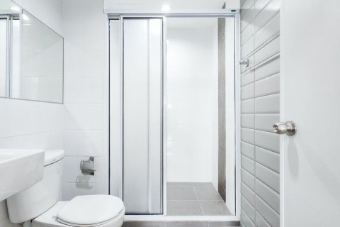 Condominio de 1 dormitorio en Phra Khanong, Bangkok, Tailandia № 206110 - foto 13