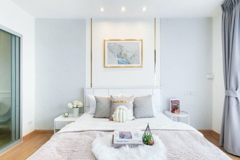 Condominio de 1 dormitorio en Phra Khanong, Bangkok, Tailandia № 206110 - foto 5
