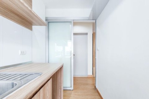 Condominio de 1 dormitorio en Phra Khanong, Bangkok, Tailandia № 206110 - foto 12