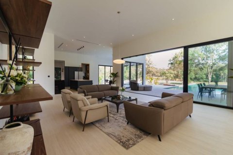 Chalet de 3 dormitorios en Cha-am, Tailandia № 157425 - foto 6