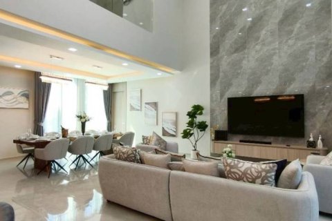 Chalet de 5 dormitorios en Pattaya, Tailandia № 157426 - foto 2