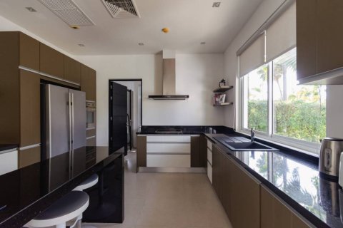 Chalet de 3 dormitorios en Hua Hin, Tailandia № 157427 - foto 6