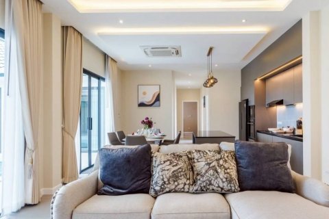 Chalet de 3 dormitorios en Cha-am, Tailandia № 135248 - foto 4