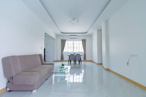 Chalet de 3 dormitorios en Hua Hin, Tailandia № 135251 - foto 5