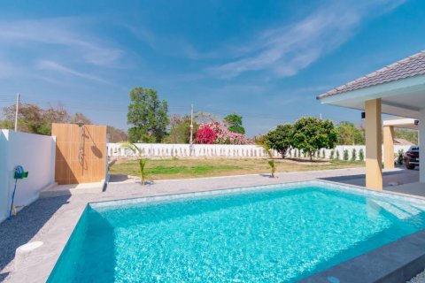 Chalet de 3 dormitorios en Hua Hin, Tailandia № 135251 - foto 2