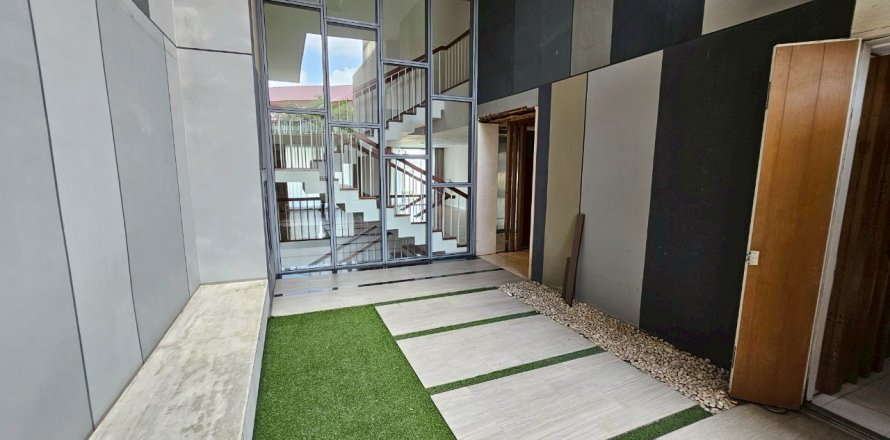 Condominio de 4 dormitorios en Bangkok, Tailandia № 147037