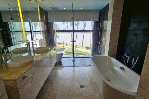 Condominio de 4 dormitorios en Bangkok, Tailandia № 147037 - foto 17
