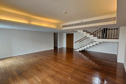 Condominio de 4 dormitorios en Bangkok, Tailandia № 147037 - foto 5