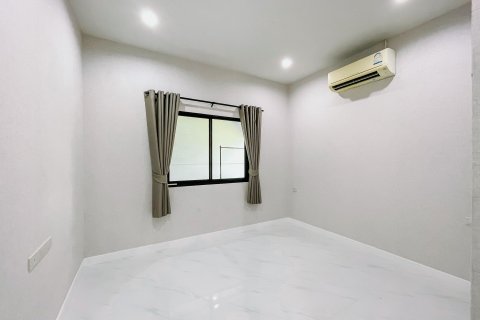 Casa de 3 dormitorios en Hua Hin, Tailandia № 173809 - foto 14