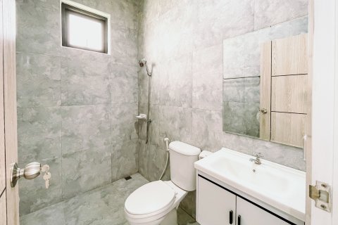 Casa de 3 dormitorios en Hua Hin, Tailandia № 173809 - foto 13