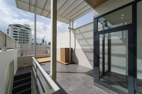 Casa de 3 dormitorios en Bangkok, Tailandia № 180697 - foto 29