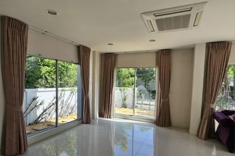 Casa de 3 dormitorios en Khan Na Yao, Bangkok, Tailandia № 141310 - foto 3