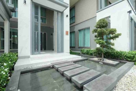 Casa de 5 dormitorios en Bangkok, Tailandia № 183882 - foto 2