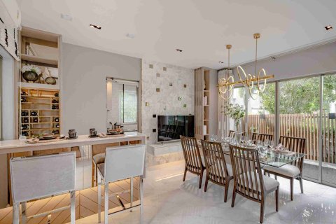 Casa de 5 dormitorios en Bangkok, Tailandia № 183882 - foto 3