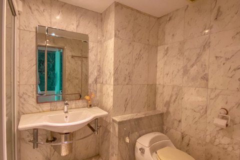 Condo in Bangkok, Thailand, 2 bedrooms № 143761 - photo 8