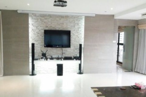 Condo in Bangkok, Thailand, 2 bedrooms № 143761 - photo 4