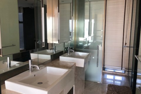 Condominio de 3 dormitorios en Yan Nawa, Bangkok, Tailandia № 143760 - foto 9
