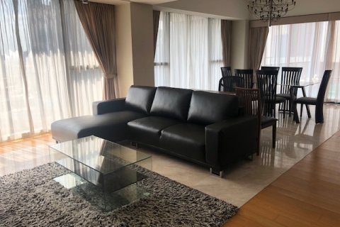 Condo à Yan Nawa, Bangkok, Thaïlande, 3 chambres  № 143760