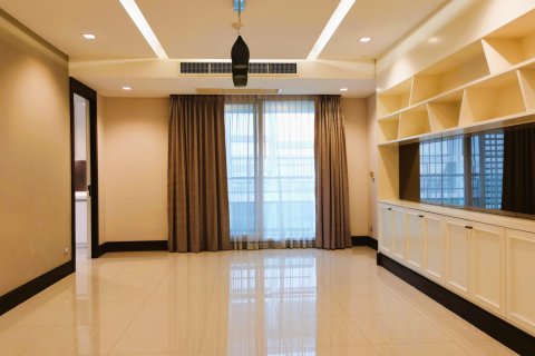 Condominio de 4 dormitorios en Bangkok, Tailandia № 180971 - foto 11