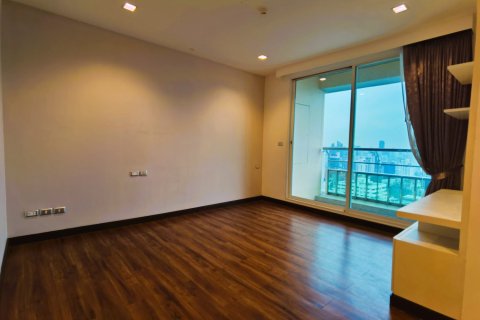 Condominio de 4 dormitorios en Bangkok, Tailandia № 180971 - foto 13