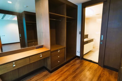 Condominio de 4 dormitorios en Bangkok, Tailandia № 180971 - foto 24