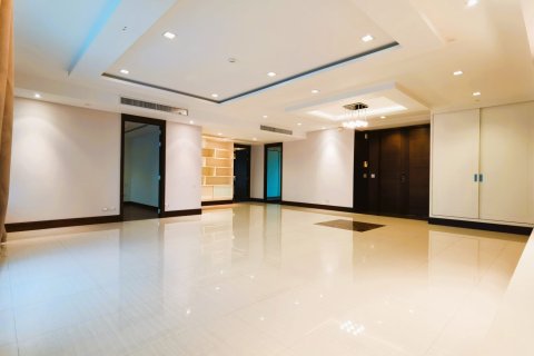 Condominio de 4 dormitorios en Bangkok, Tailandia № 180971 - foto 6