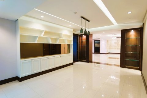 Condominio de 4 dormitorios en Bangkok, Tailandia № 180971 - foto 5
