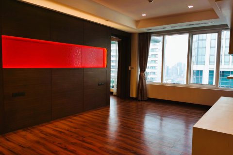 Condominio de 4 dormitorios en Bangkok, Tailandia № 180971 - foto 22