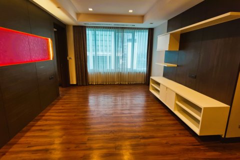 Condominio de 4 dormitorios en Bangkok, Tailandia № 180971 - foto 23