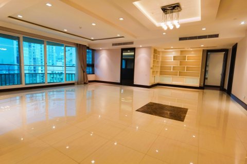 Condominio de 4 dormitorios en Bangkok, Tailandia № 180971 - foto 8