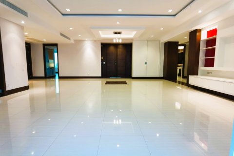 Condominio de 4 dormitorios en Bangkok, Tailandia № 180971 - foto 7