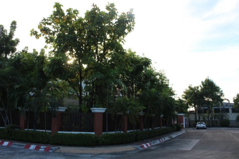 Casa de 6 dormitorios en Bangkok, Tailandia № 180968 - foto 7