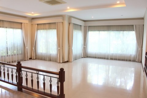 Casa de 6 dormitorios en Bangkok, Tailandia № 180968 - foto 13