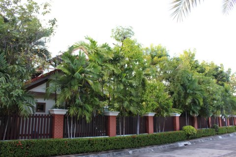 Casa de 6 dormitorios en Bangkok, Tailandia № 180968 - foto 8