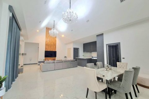Casa de 3 dormitorios en Pattaya, Tailandia № 53980 - foto 11