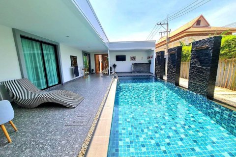 Casa de 3 dormitorios en Pattaya, Tailandia № 53980 - foto 4