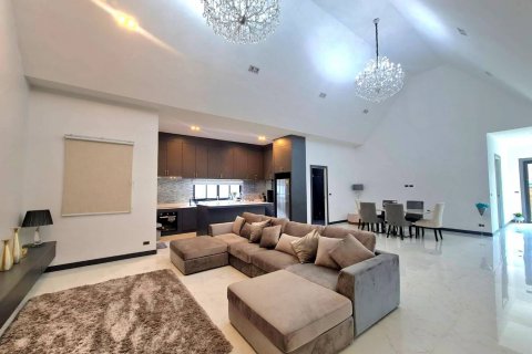 Casa de 3 dormitorios en Pattaya, Tailandia № 53980 - foto 9