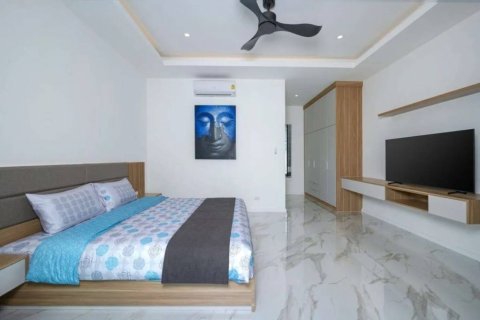 Chalet de 4 dormitorios en Hua Hin, Tailandia № 163761 - foto 8