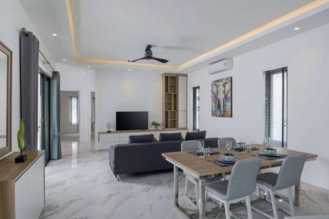 Chalet de 4 dormitorios en Hua Hin, Tailandia № 163761 - foto 4