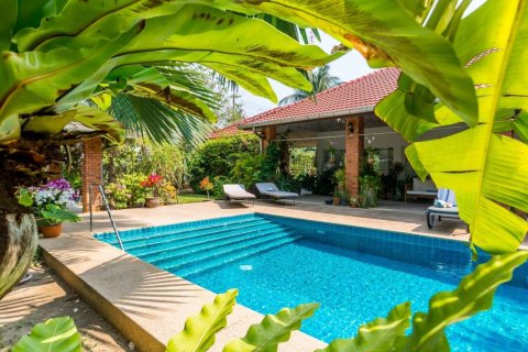 Chalet de 6 dormitorios en Hua Hin, Tailandia № 163762 - foto 2