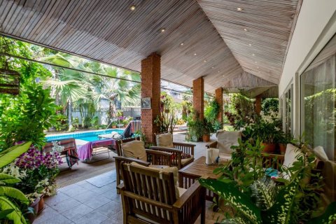 Chalet de 6 dormitorios en Hua Hin, Tailandia № 163762 - foto 7