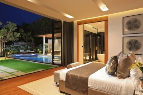 Chalet de 4 dormitorios en Bang Tao, Tailandia № 191189 - foto 12