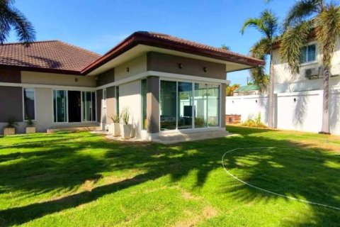 Villa à Pattaya, Thaïlande 4 chambres № 154509
