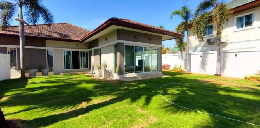 Chalet de 4 dormitorios en Pattaya, Tailandia № 154509