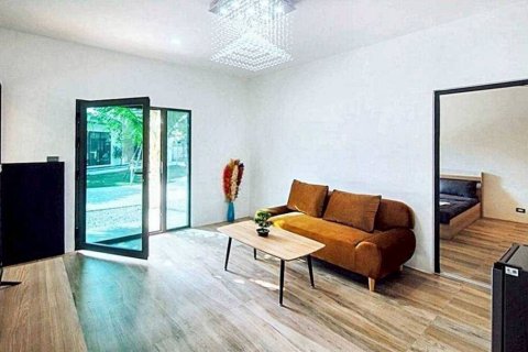 Chalet de 5 dormitorios en Pattaya, Tailandia № 154513 - foto 9