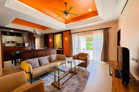 Chalet de 3 dormitorios en Phuket, Tailandia № 154512 - foto 2