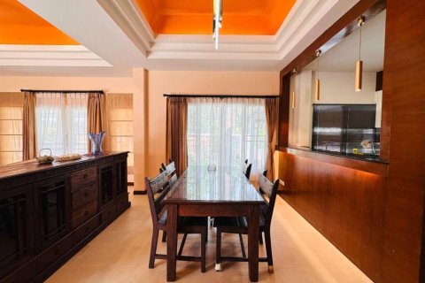 Chalet de 3 dormitorios en Phuket, Tailandia № 154512 - foto 8