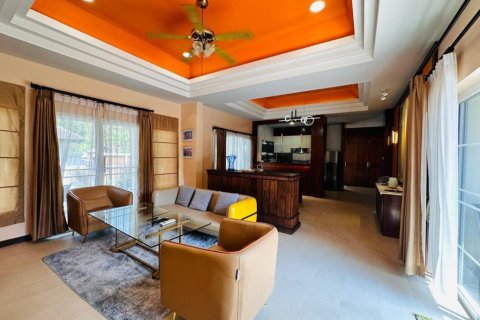 Chalet de 3 dormitorios en Phuket, Tailandia № 154512 - foto 4