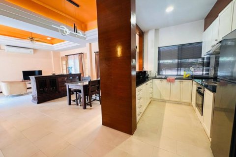 Chalet de 3 dormitorios en Phuket, Tailandia № 154512 - foto 7